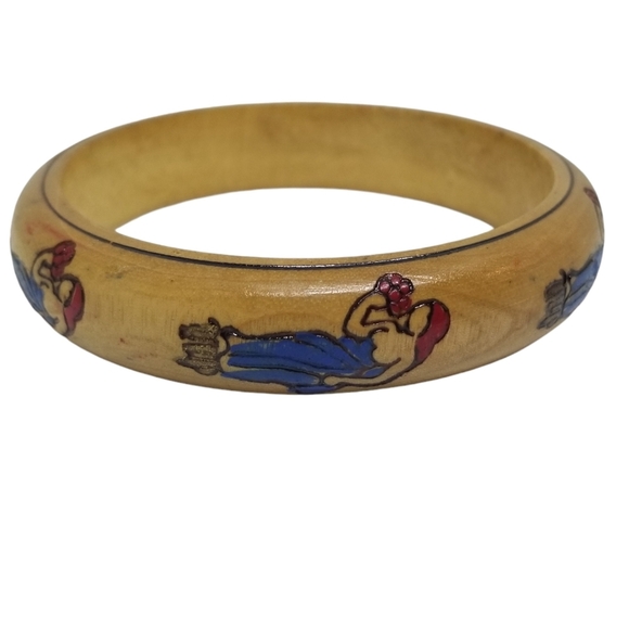 VINTAGE HANDPAINTED & ETCHED GODDESS DESIGN WOODEN BANGLE BRACELET - Picture 1 of 3